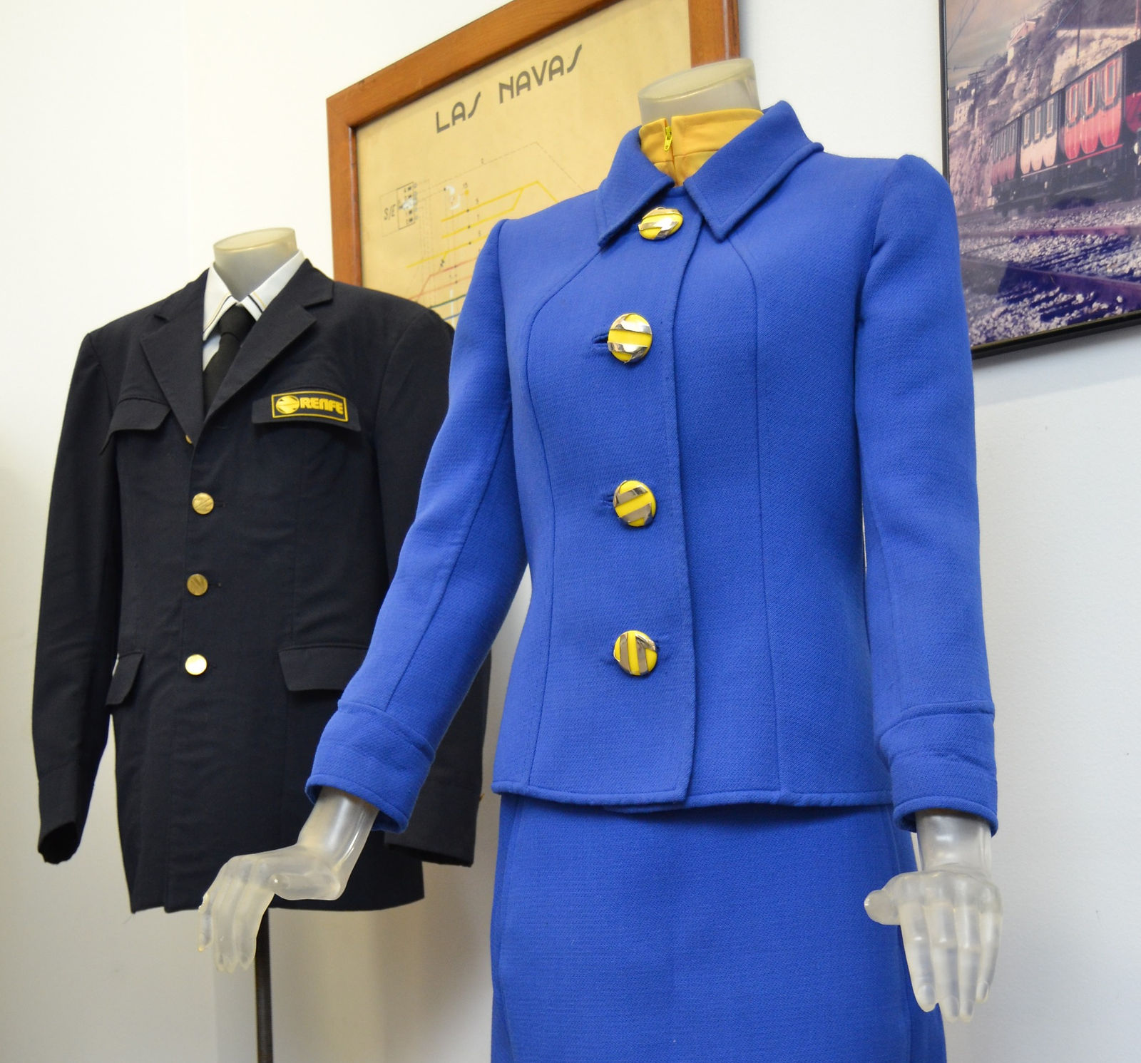 Trajes del personal ferroviario del museo del ferrocarril de Las Matas